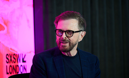 Обложка к новости "Солист легендарной группы ABBA Бьорн Ульвеус одобряет нейросеть"