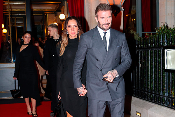 Обложка к новости "Дэвид и Виктория Бекхэм не оставляют попыток наладить отношения с сыном Бруклином, но он не хочет с ними общаться"